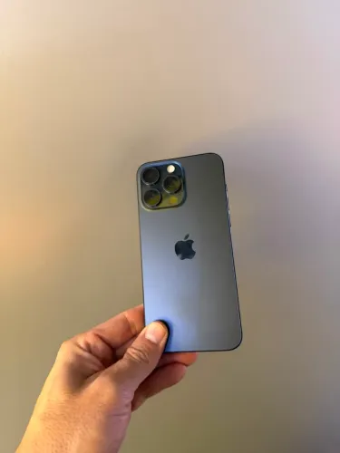 iPhone 16 Pro Max 256gb Alta Tecnologia!! Quem comprar primeiro leva vantagem.