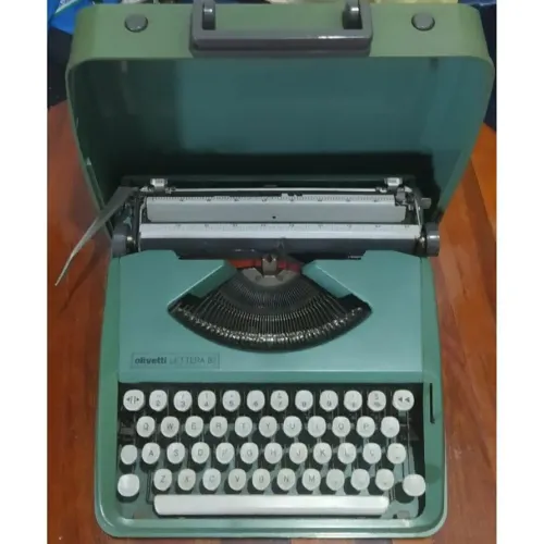 Máquina de escrever antiga 
