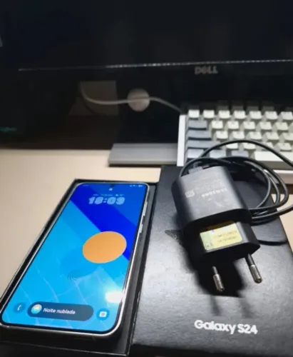 Samsung Galaxy S24 completo e conservado