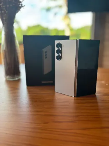 Samsung Galaxy Z Fold6 - Perfeito Estado + Garantia Até Julho + Capas