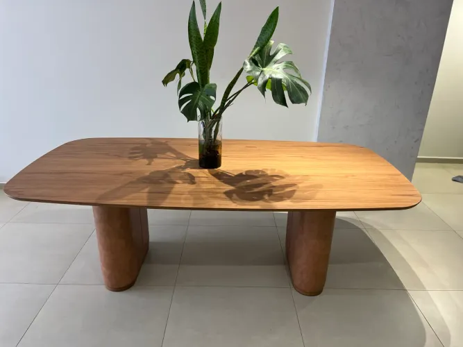 Mesa 8 lugares da loja Officina Design nova