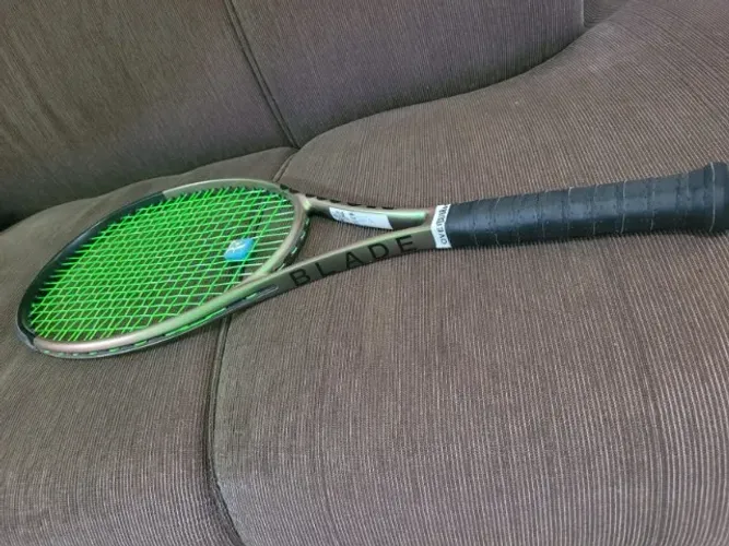 Raquete Wilson Blade 98 305g 18x20 V8 L3 - Seminova