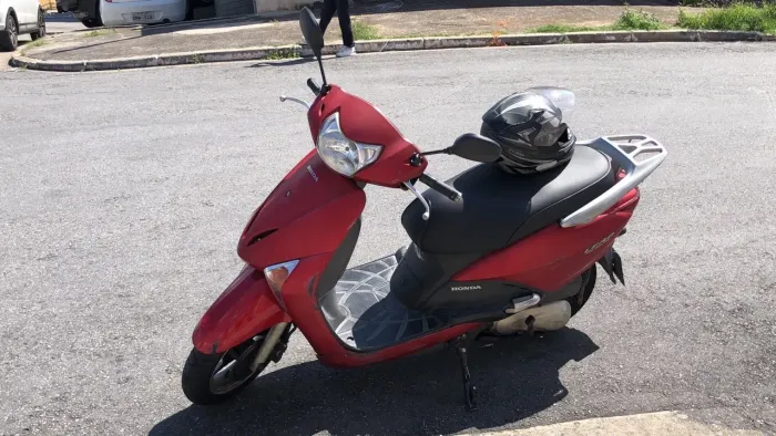 Vende-se moto