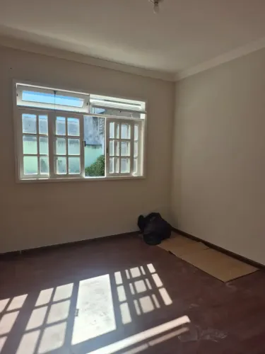Alugo ótima casa para fins comerciais  Alto Cajueiros - Macaé - RJ