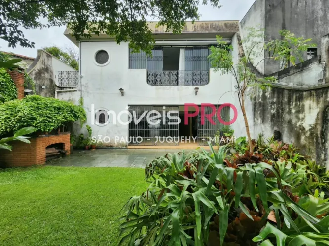 Casa a venda e locacao proxima a Moema com jardim e garagem coberta, 440m2 uteis, 3 dorms,