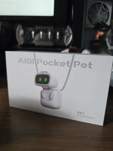 AIBI POCKET + Roupas na caixa
