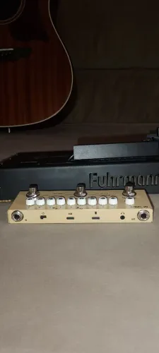 Pedalborg + pedal M-VAVE Cube BaBy AC + Pedal Power