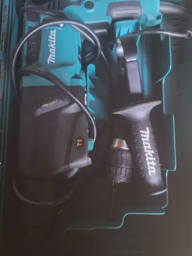 Vendo furadeira de impacto Makita