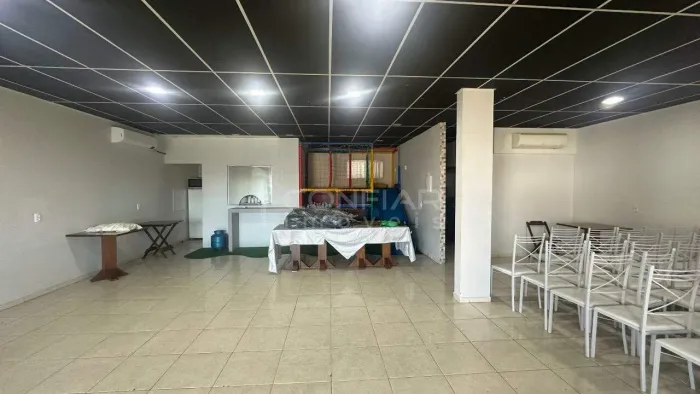 Sala comercial com 115 m² para locação no Aventureiro por R$4.500,00 + TAXAS.
