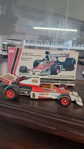 Rara Miniatura Fórmula 1 Texaco Malboro Corzi número 5
