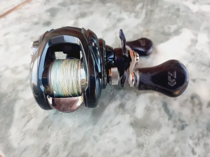 Carretilha Daiwa Laguna 100HSA