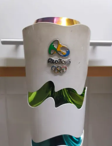 Tocha olímpica oficial Rio 2016, usada no revezamento. PROMOÇÃO! VENDA RÁPIDA!