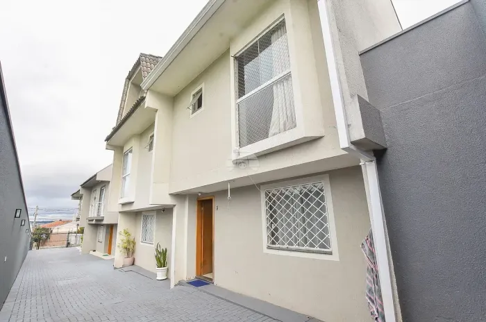 Sobrado para venda tem 79 m² com 3 quartos em Uberaba - Curitiba - PR