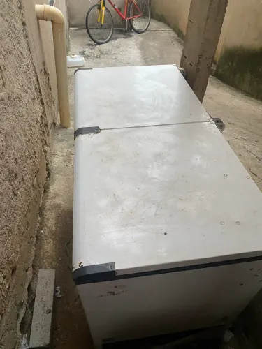 Freezer Horizontal ( GELANDO SÓ PARTE DE CIMA)