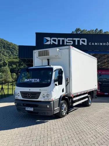 Accelo 817 2025 - Bau Refrigerado Mercosul
