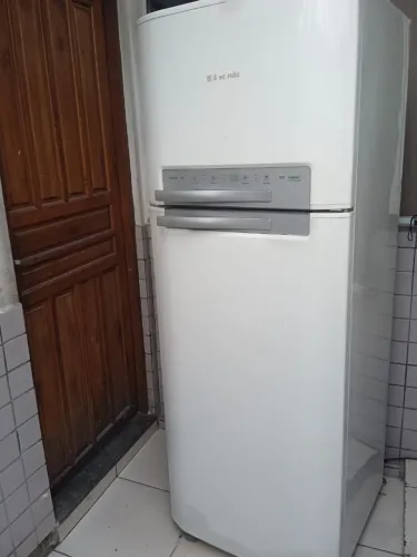 Geladeira Eletrolux Frost Free 500 litros gelando perfeitamente