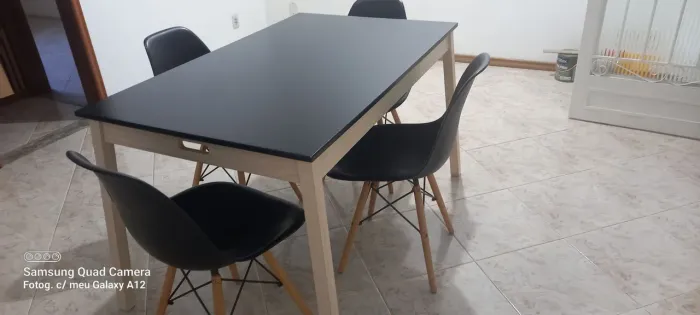 Mesa de madeira 130 × 80