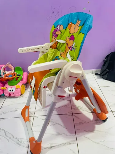 Cadeirinha de alimentação 