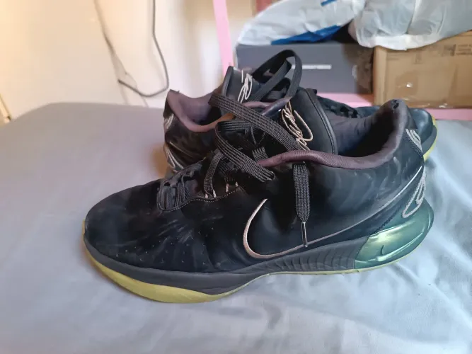 Tênis nike LeBron XXI