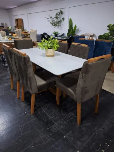 Mesa de Jantar com 06 cadeira Madeira