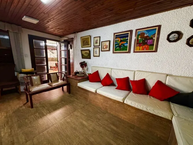 Excelente Cobertura com 4 quartos à venda, 226 m² por R$ 590.000 - Aterrado - Volta Redond