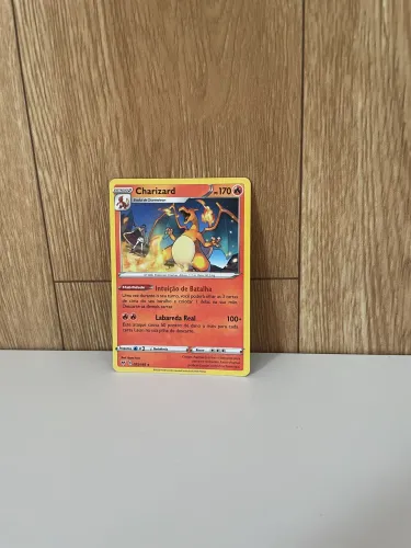 Carta Pokémon rara