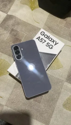 SAMSUNG GALAXY A57 256/8 , 1 MES DE USO, troco por iphone. ou poco x8