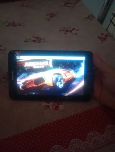 Vendo tablet apenas com um trinco mais funciona perfeitamente 