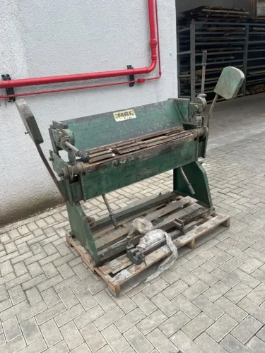 Dobradeira manual