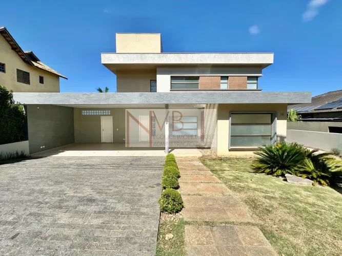 Casa em Condomínio em Carapicuíba com 3 Suítes e 306m²