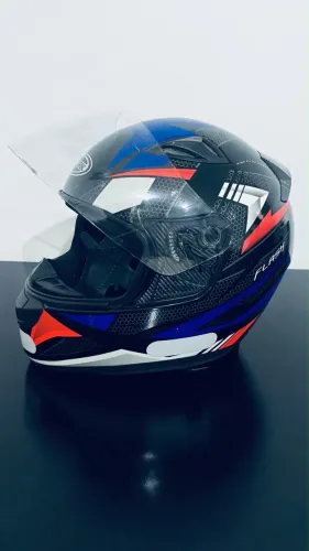 Capacete Spark Flash tamanho M com viseira - azul e vermelho