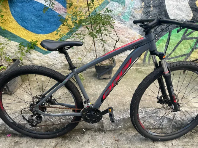 Bicicleta semi nova