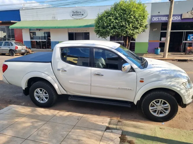 Mitsubishi L200 Triton HPE 3.2 CD TB Int.diesel AUT 2013