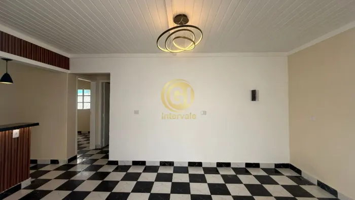 Casa para locação no Jardim da Granja em São José dos Campos com 3 dormitórios, quintal am
