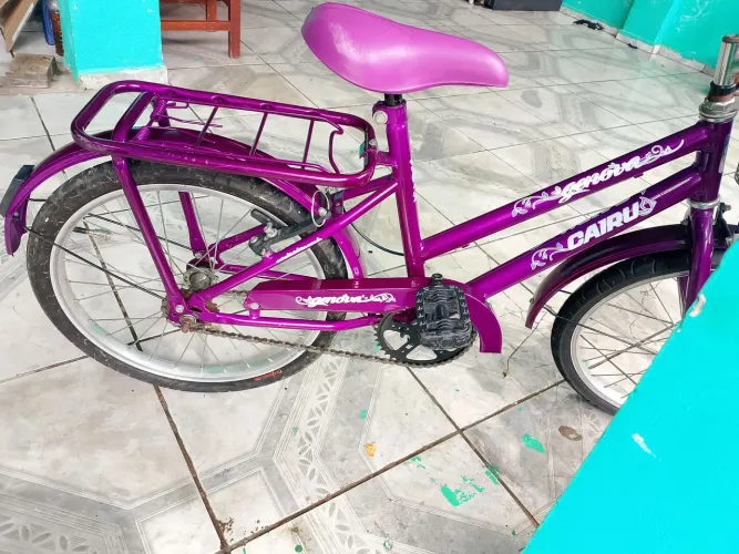 Vendo bicicleta de criança pra menina 