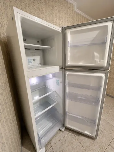 Geladeira Frost Free - Muito Nova - Apenas 1 Ano de Uso - R$ 1.300