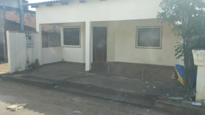 Casa com dois quartos zona leste bairro socialista