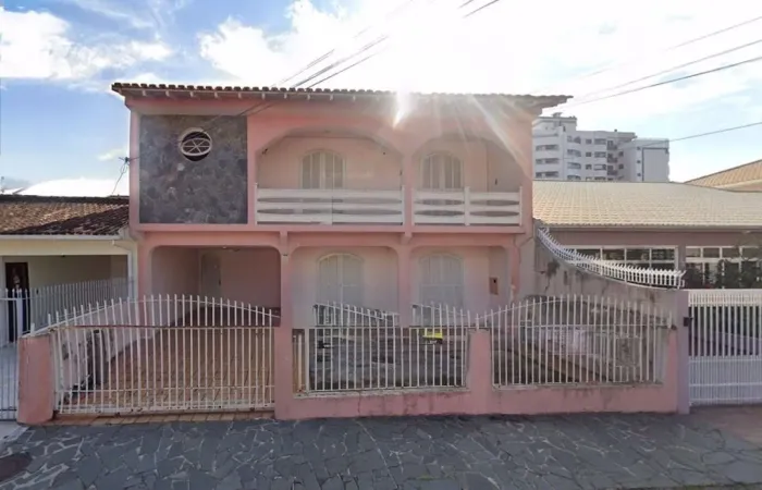 Casa 3 dormitórios e 1 suite no bairro balneário