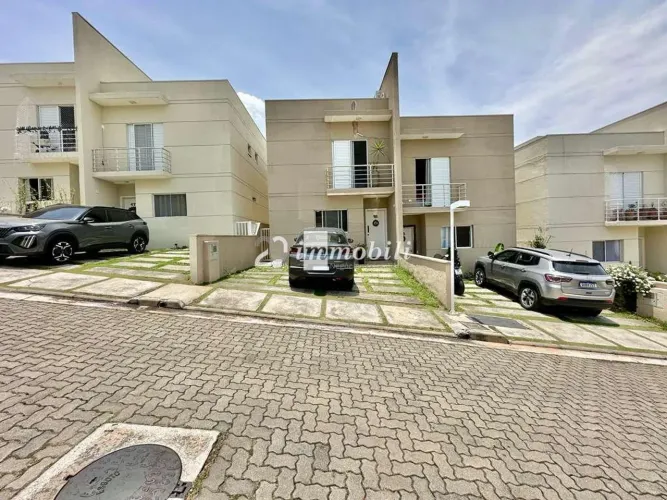 Casa a venda por R$ 980.000, estuda permuta no Cond. Villaggio Viana, sendo 3 Dormitórios,