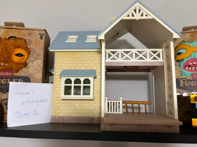 Casa telhado azul Sylvanian families 