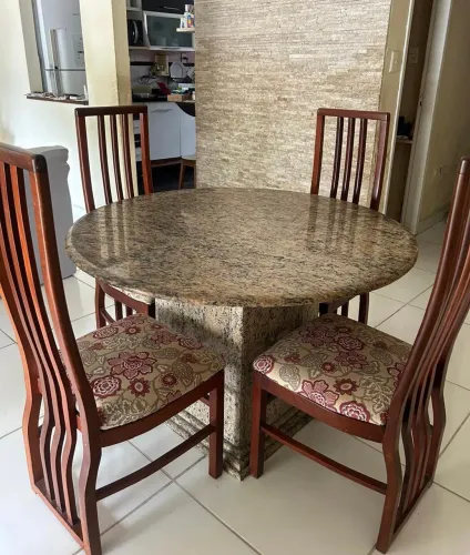 Mesa de Granito Branco Dallas com 4 lugares