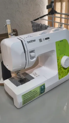 Máquina de Costura Brother 