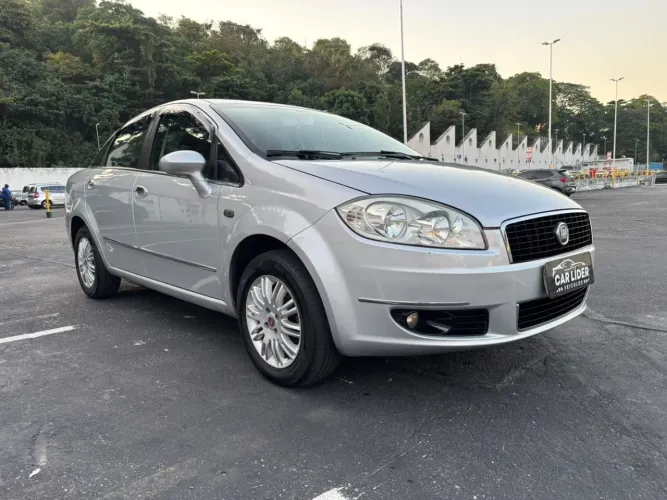 Fiat Linea Essence 1.8 Flex 16V 4P 2013