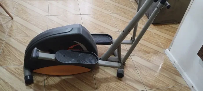 Vendo um elíptico em ótimo estado