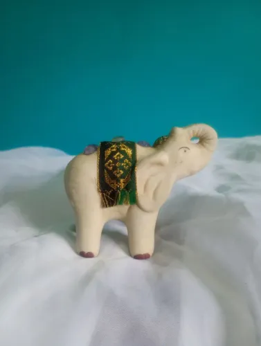 Elefante em porcelana Indiano