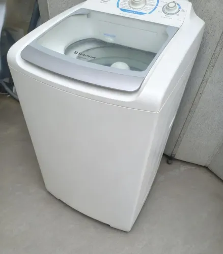 VENDE-SE MÁQUINA DE LAVAR ROUPA ELETROLUX 10 KG ?