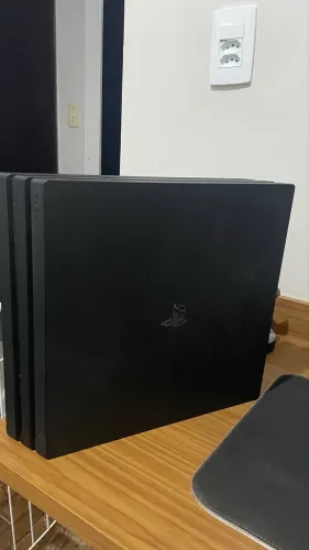     PS4 Pro 1TB + Controle Original -  bom estado  