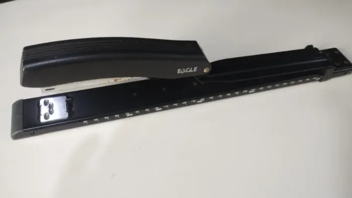 Grampeador Eagle 950L Longo Alcance 10 Folhas