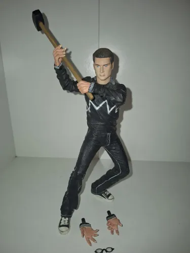 Neca Sin City. Kevin. 15cm. Com avarias