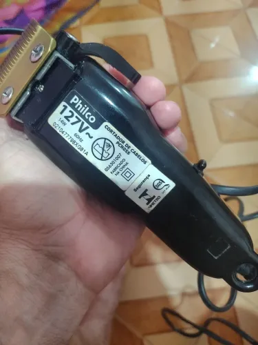 Cortador de cabelo sem os pentes. ?